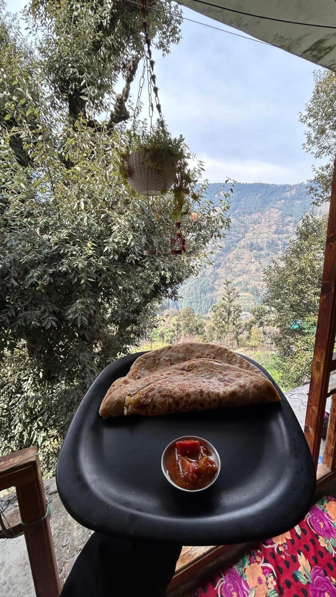 Mozo Inn&Cafe Jibhi Banjār エクステリア 写真
