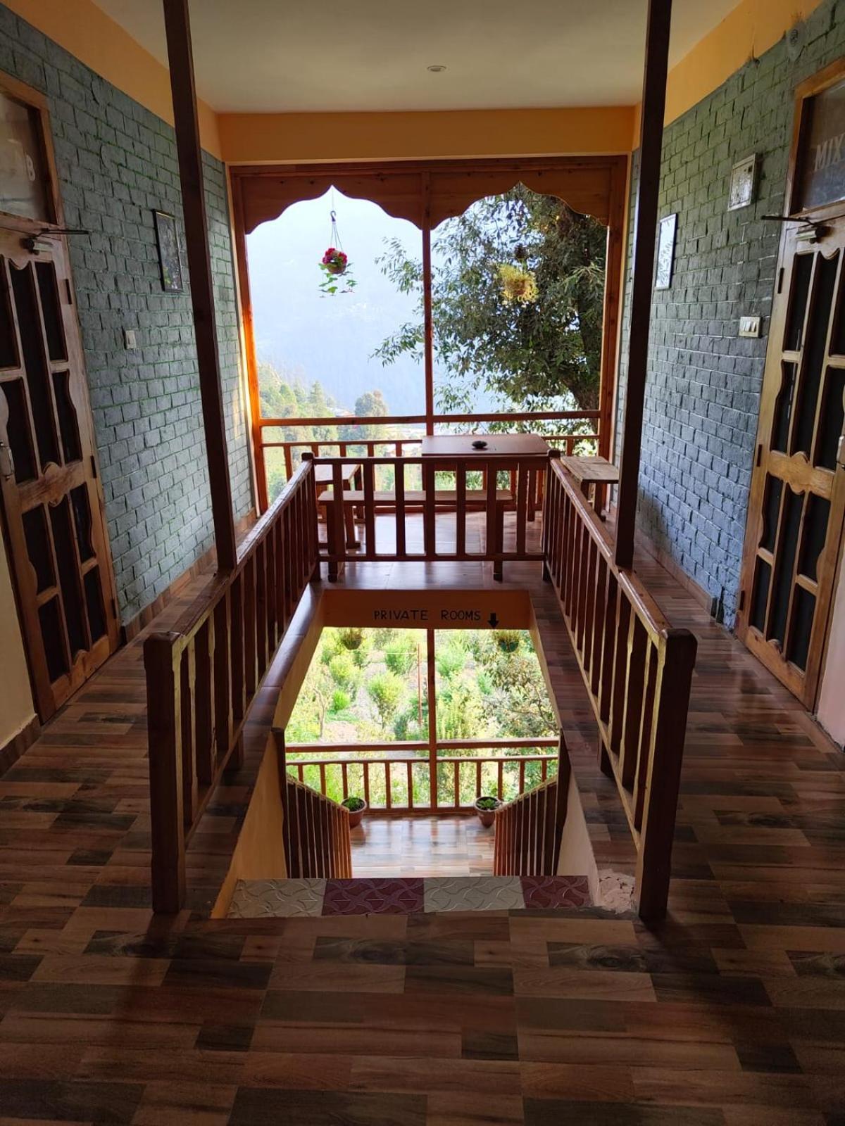 Mozo Inn&Cafe Jibhi Banjār エクステリア 写真